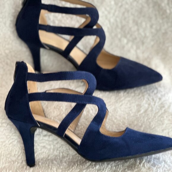 Liz Claiborne Refined Comfort Navy Blue Heels size 8.5 NEW never worn! - Picture 4 of 7